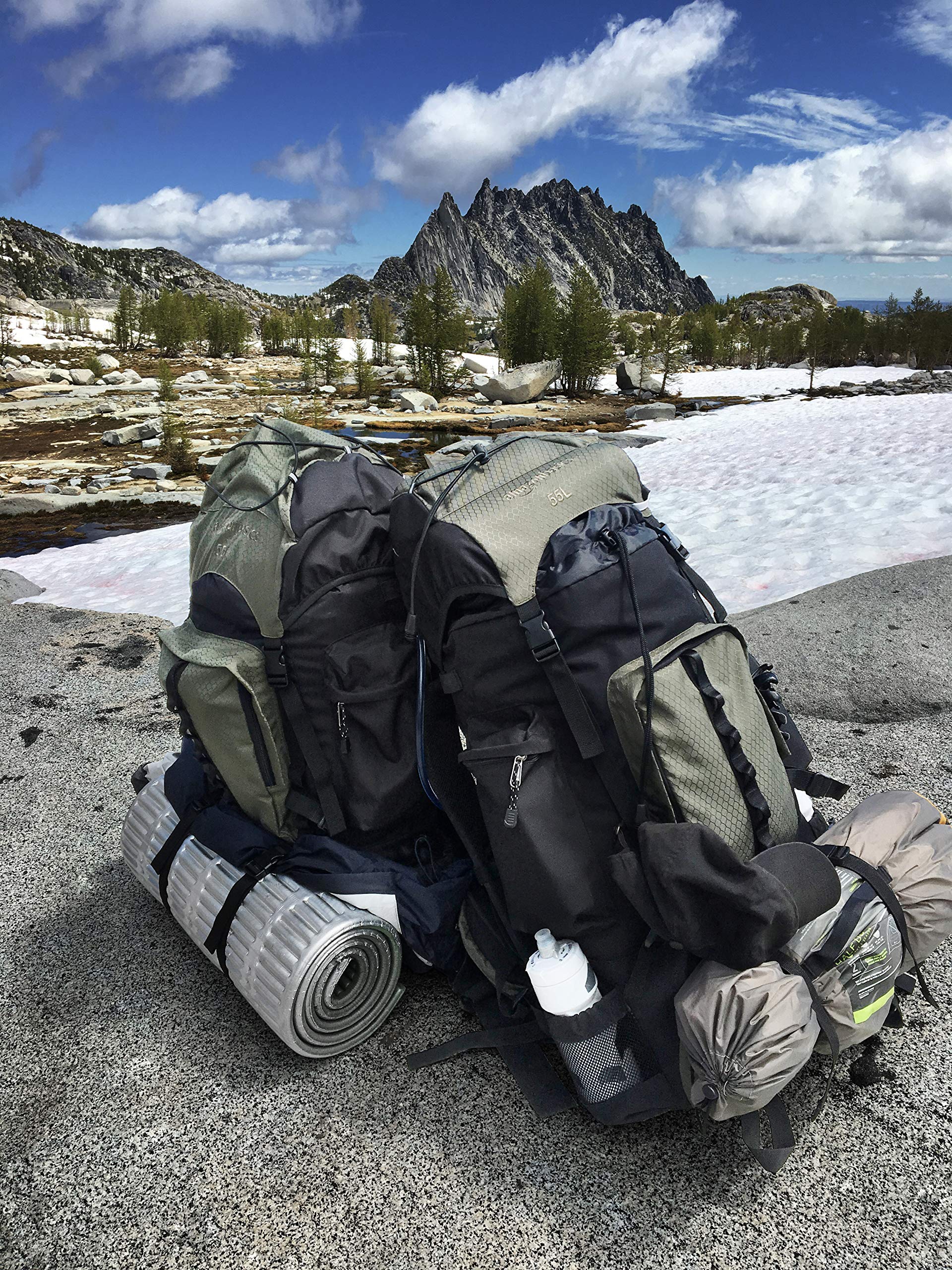 AmazonBasics 內架遠足背囊｜75 L・黑色・附防雨罩・圖片 5