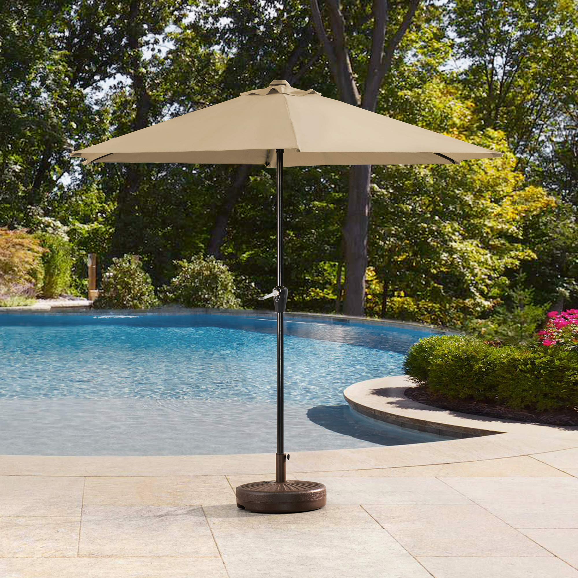 AmazonBasics 庭院鋼架遮陽傘｜9 ft・灰褐色・不含底座・圖片 4